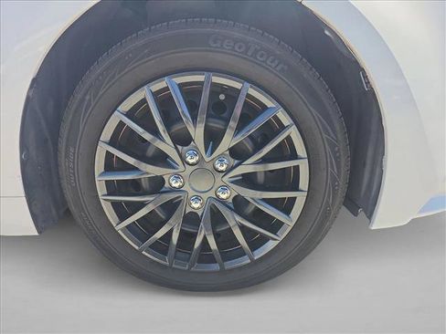 Used 2020 Toyota Corolla LE FWD image 21