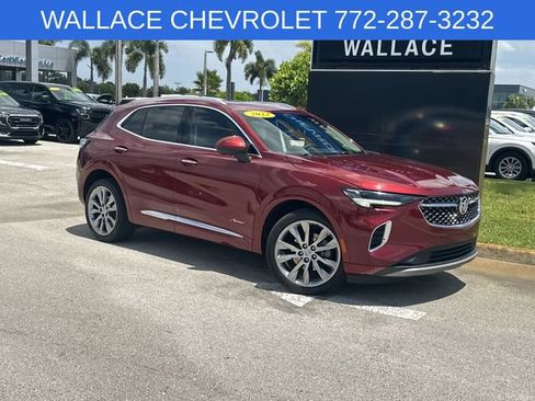 Used 2022 Buick Envision Avenir w/ Technology Package II FWD image 2