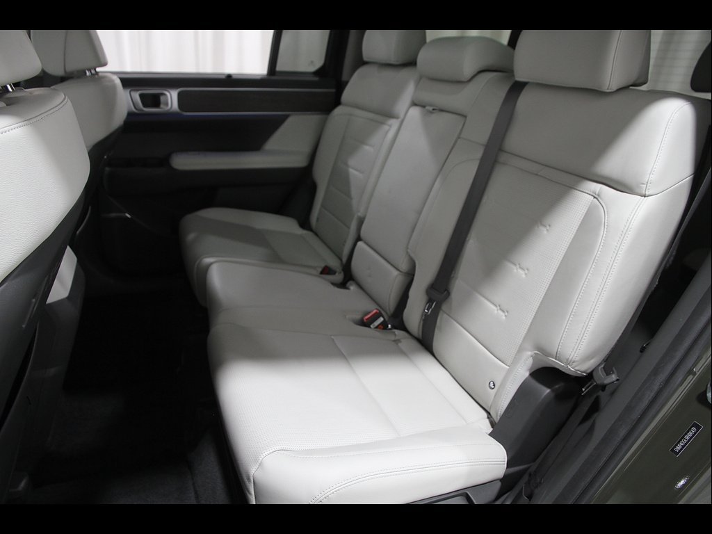 Certified 2024 Hyundai Santa Fe Limited AWD/4WD image 18