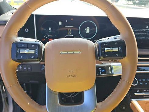 Used 2025 Hyundai Santa Fe Limited image 7