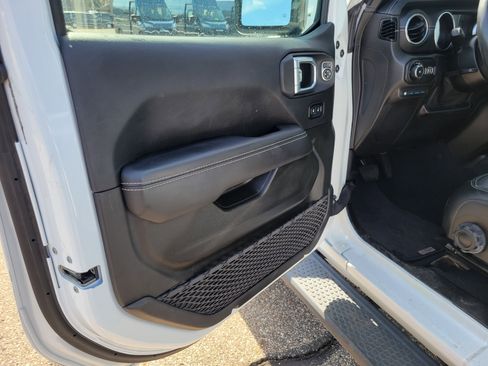 Used 2021 Jeep Wrangler Unlimited Sahara w/ Cold Weather Group image 6