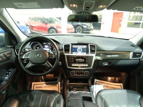 Used 2015 Mercedes-Benz GL 450 4MATIC w/ Parking Assist Package image 30