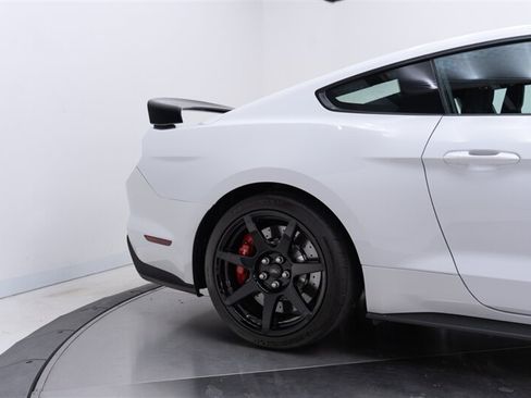 Used 2017 Ford Mustang Shelby GT350R w/ GT350R Equipment Group 920A RWD image 29
