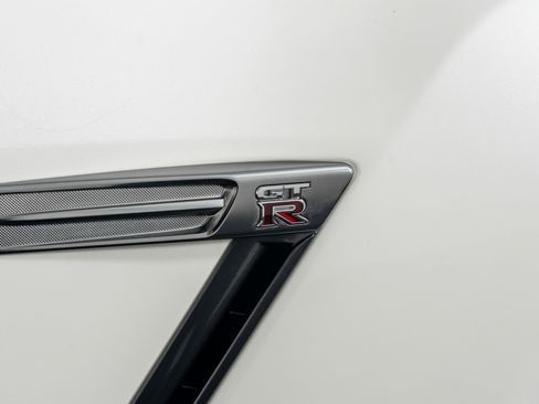 Used 2009 Nissan GT-R Premium image 27