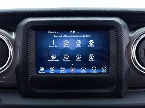 Used 2019 Jeep Wrangler Unlimited Sahara AWD/4WD image 18