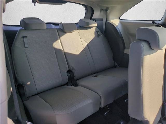 Used 2021 Toyota Sienna LE FWD image 19