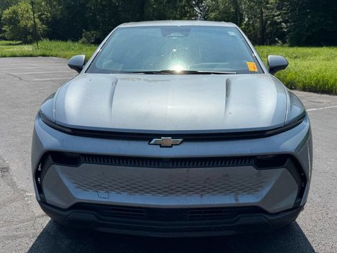 Used 2025 Chevrolet Equinox EV LT w/ Comfort Package FWD image 2