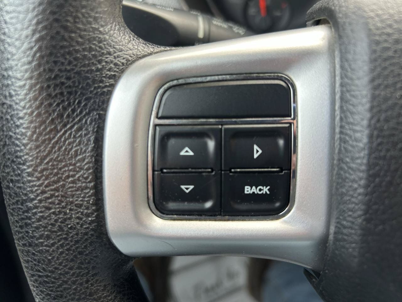 Used 2012 Dodge Charger SE RWD image 17
