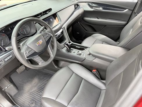 Certified 2025 Cadillac XT5 Premium Luxury w/ Technology Package AWD/4WD image 19