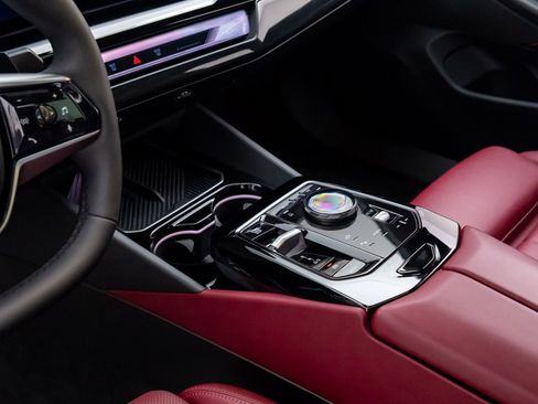 Certified 2025 BMW 540i xDrive image 12