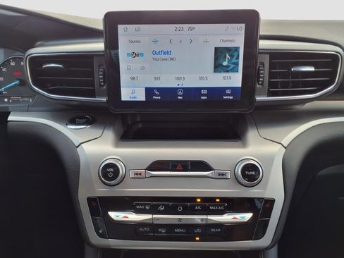 Certified 2022 Ford Explorer XLT w/ Equipment Group 202A image 23