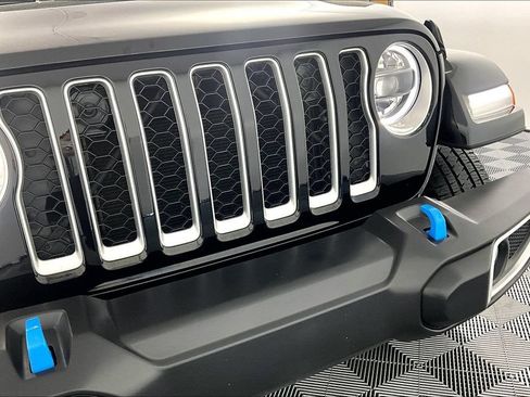 Used 2023 Jeep Wrangler Unlimited Sahara w/ Cold Weather Group AWD/4WD image 30