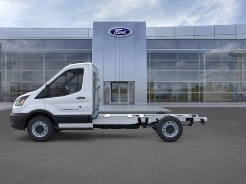 New 2026 Ford Transit 250 RWD image 3