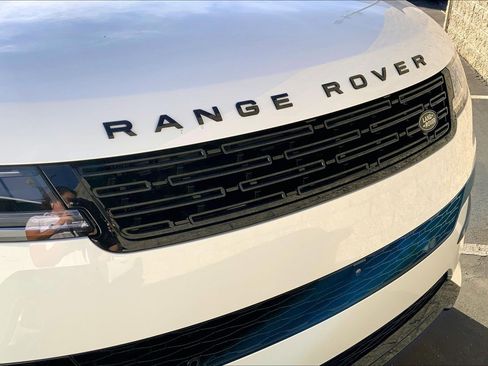Used 2025 Land Rover Range Rover Sport Dynamic SE image 30