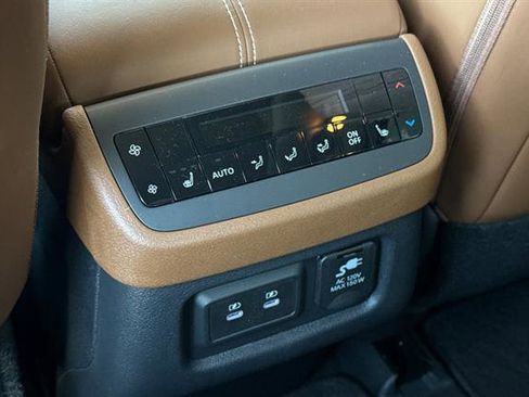 New 2026 Nissan Pathfinder Platinum image 14