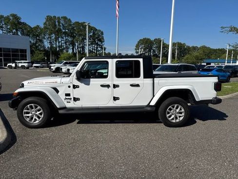 Used 2023 Jeep Gladiator Sport AWD/4WD image 14
