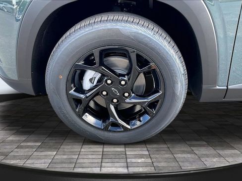 New 2026 Chevrolet Trax LT w/ Driver Confidence Package FWD image 13