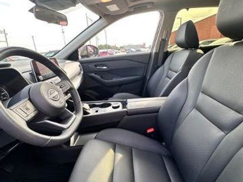 Certified 2024 Nissan Rogue SV w/ SV Premium Package image 27