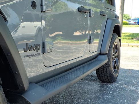 Used 2021 Jeep Wrangler Unlimited Sport AWD/4WD image 34