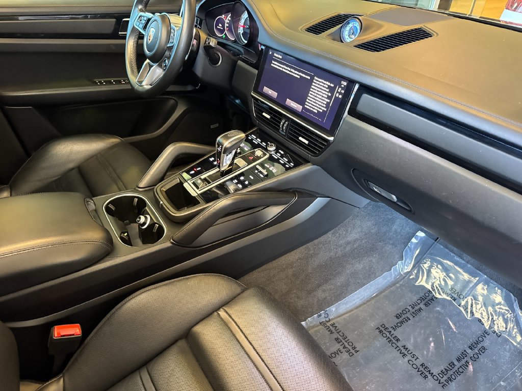 Used 2022 Porsche Cayenne GTS AWD/4WD image 19
