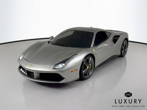 Used 2016 Ferrari 488 GTB image 4