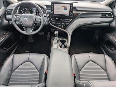 Used 2024 Toyota Camry SE w/ Cold Weather Package image 17
