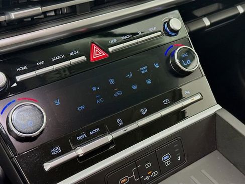 Used 2024 Hyundai Santa Fe SEL image 18