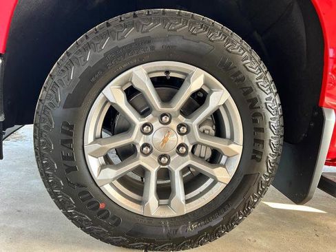 New 2025 Chevrolet Silverado 1500 LT w/ Z71 Off-Road Package image 12