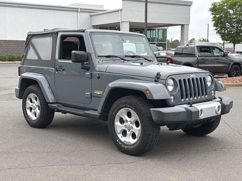 Used 2015 Jeep Wrangler Sahara AWD/4WD image 15