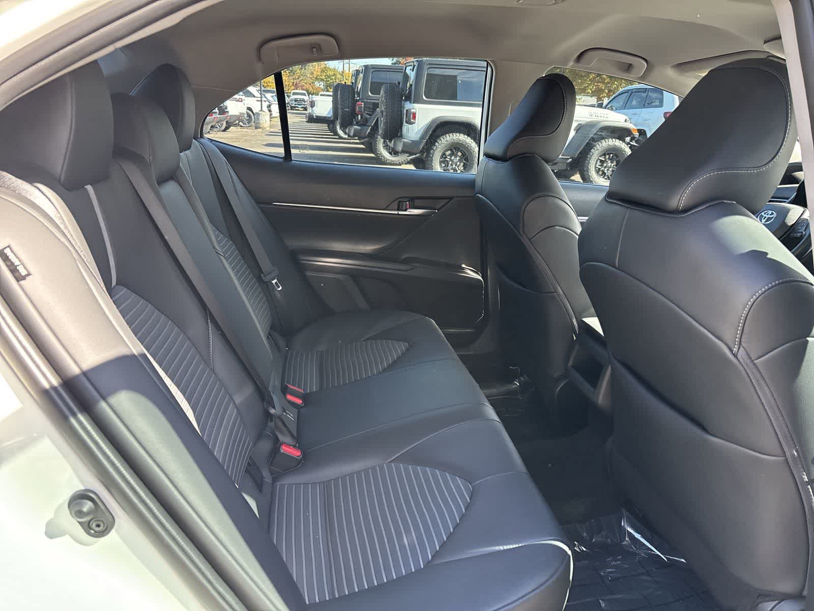 Used 2024 Toyota Camry SE FWD image 7