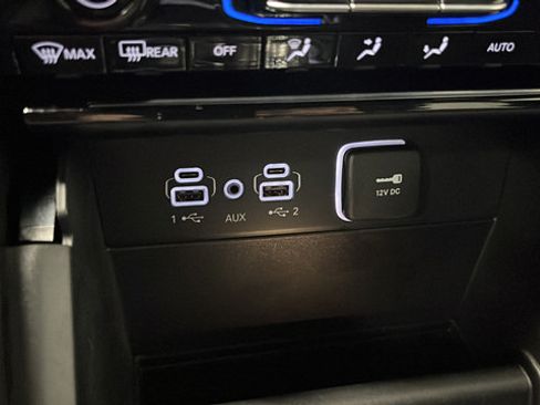 Used 2025 Jeep Grand Cherokee Limited w/ Black Appearance Package AWD/4WD image 30
