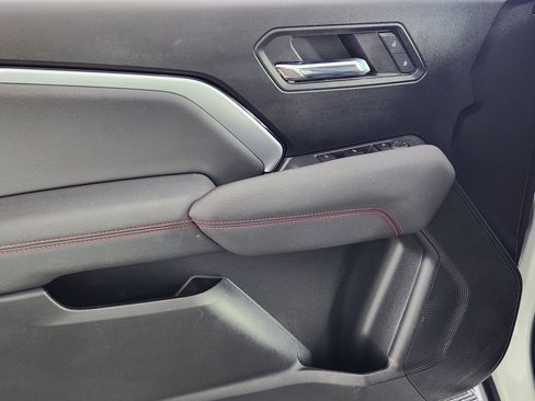 Used 2023 Chevrolet Colorado Z71 AWD/4WD image 16