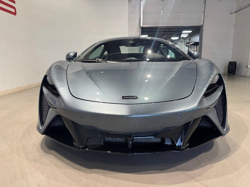 Used 2023 McLaren Artura RWD image 11