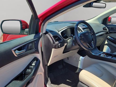 Used 2020 Ford Edge Titanium FWD image 4