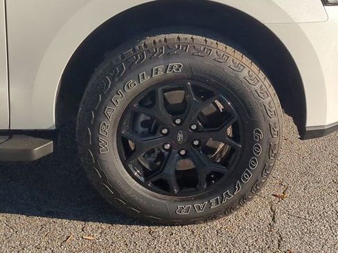 Used 2024 Ford Expedition Timberline image 10