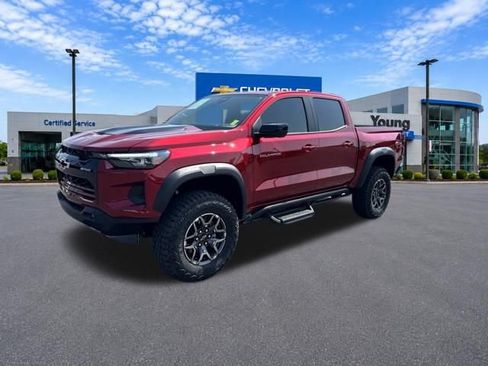 Used 2024 Chevrolet Colorado ZR2 w/ ZR2 Convenience Package III AWD/4WD image 3