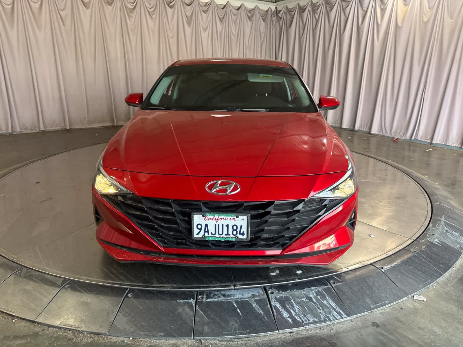 Used 2022 Hyundai Elantra SEL FWD image 2