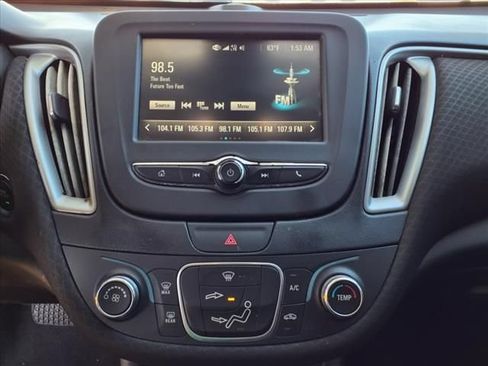 Used 2018 Chevrolet Malibu LS FWD image 11