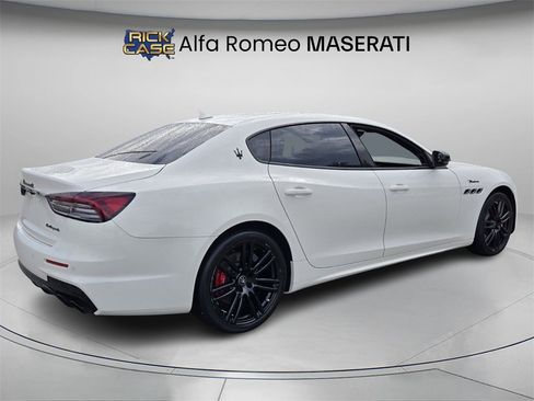 Used 2022 Maserati Quattroporte Modena image 6