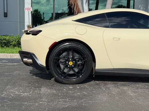 Used 2022 Ferrari Roma RWD image 4