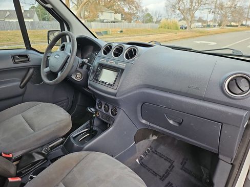 Used 2010 Ford Transit Connect XLT image 14