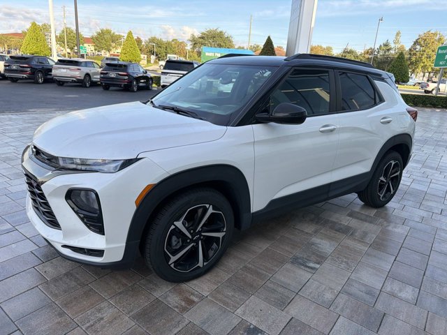 Used 2022 Chevrolet TrailBlazer RS w/ Technology Package FWD image 4
