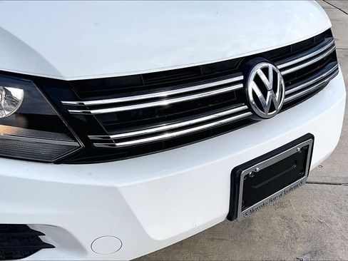 Used 2016 Volkswagen Tiguan S image 29