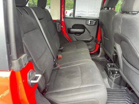Used 2018 Jeep Wrangler Unlimited Sport S AWD/4WD image 18