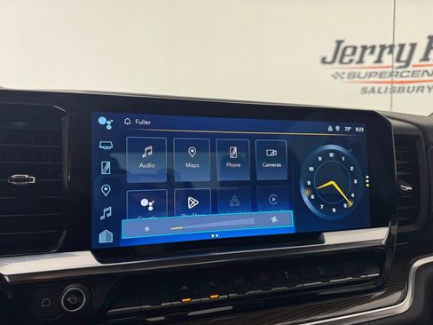 Used 2022 Chevrolet Silverado 1500 RST w/ Z71 Off-Road Package AWD/4WD image 14