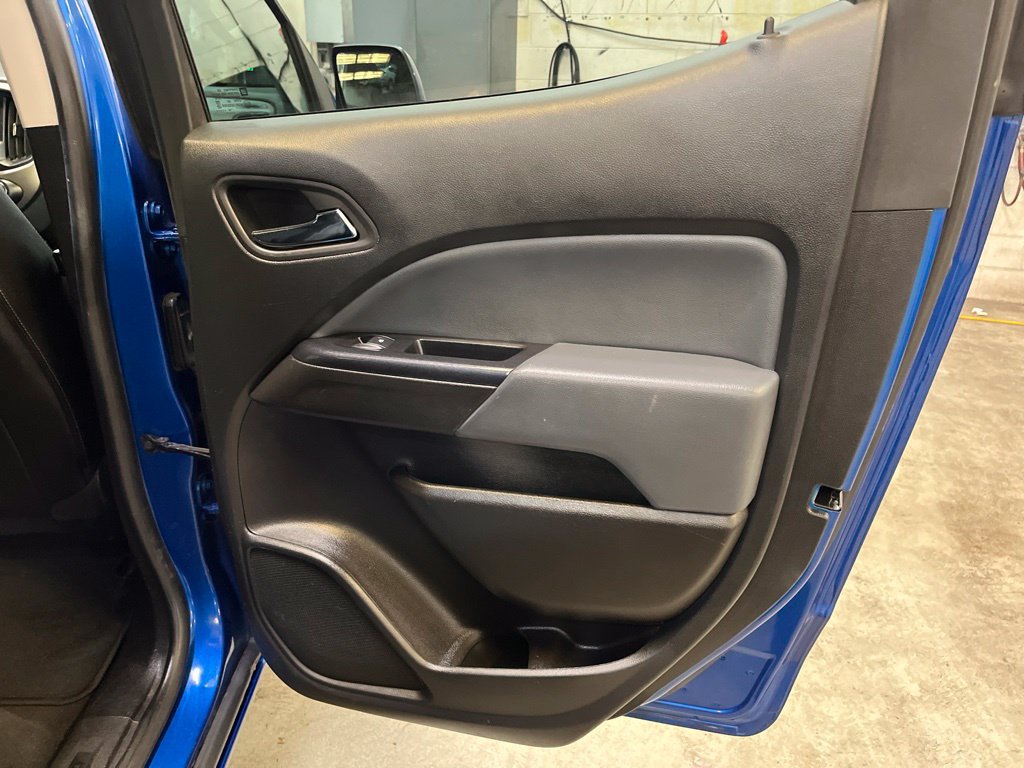 Used 2020 Chevrolet Colorado Z71 AWD/4WD image 32