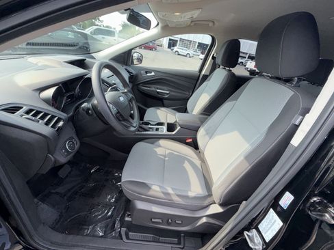 Used 2017 Ford Escape SE FWD image 13