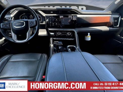 Used 2023 GMC Sierra 1500 Denali AWD/4WD image 8