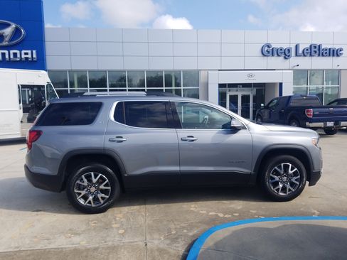 Used 2023 GMC Acadia SLT w/ Technology Package image 8