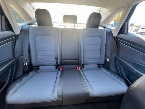 Used 2025 Volkswagen Jetta SE image 33